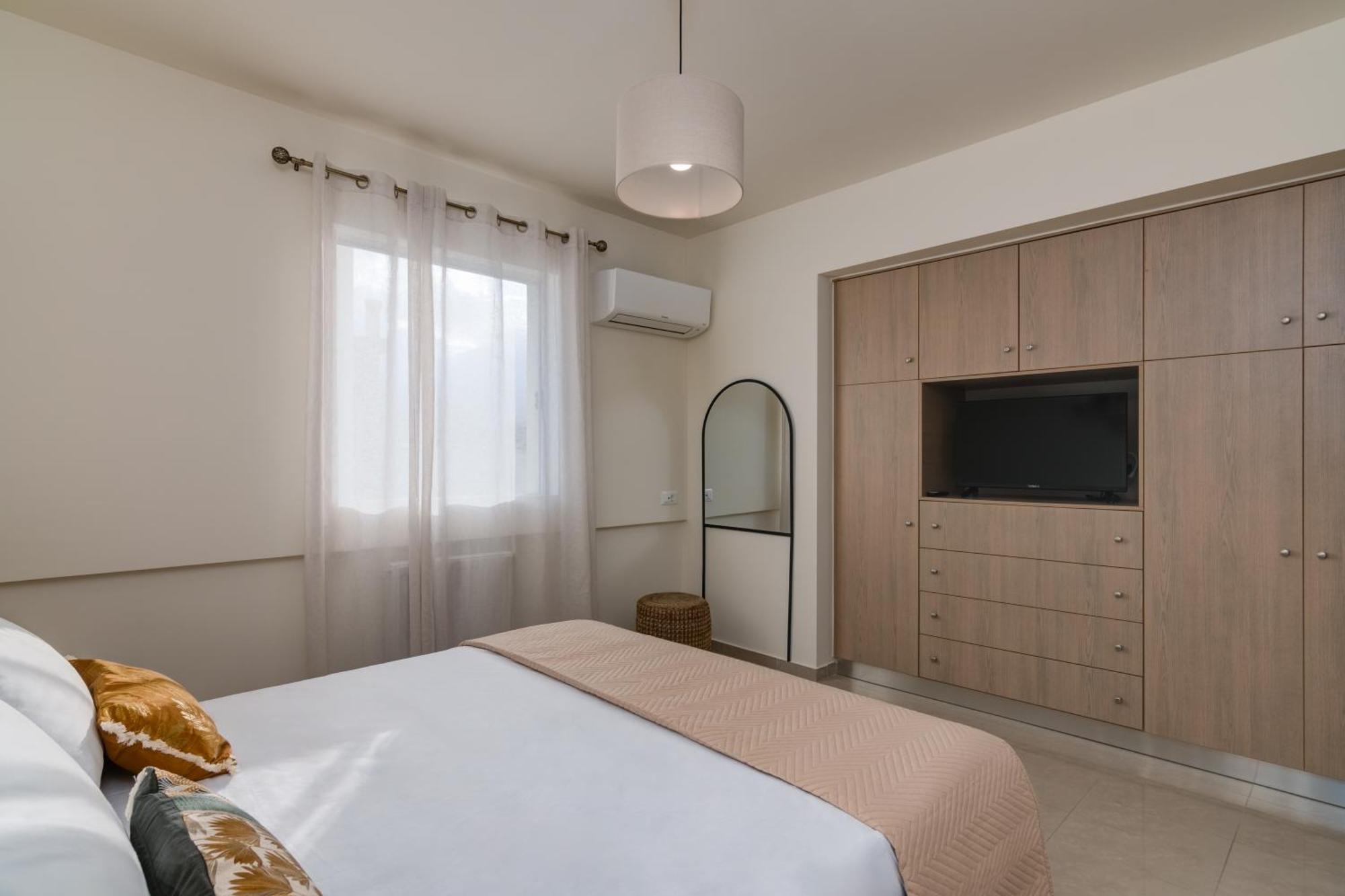 Oikies Luxury Apartments With Private Free Parking Area Ágios Nikólaos Екстериор снимка